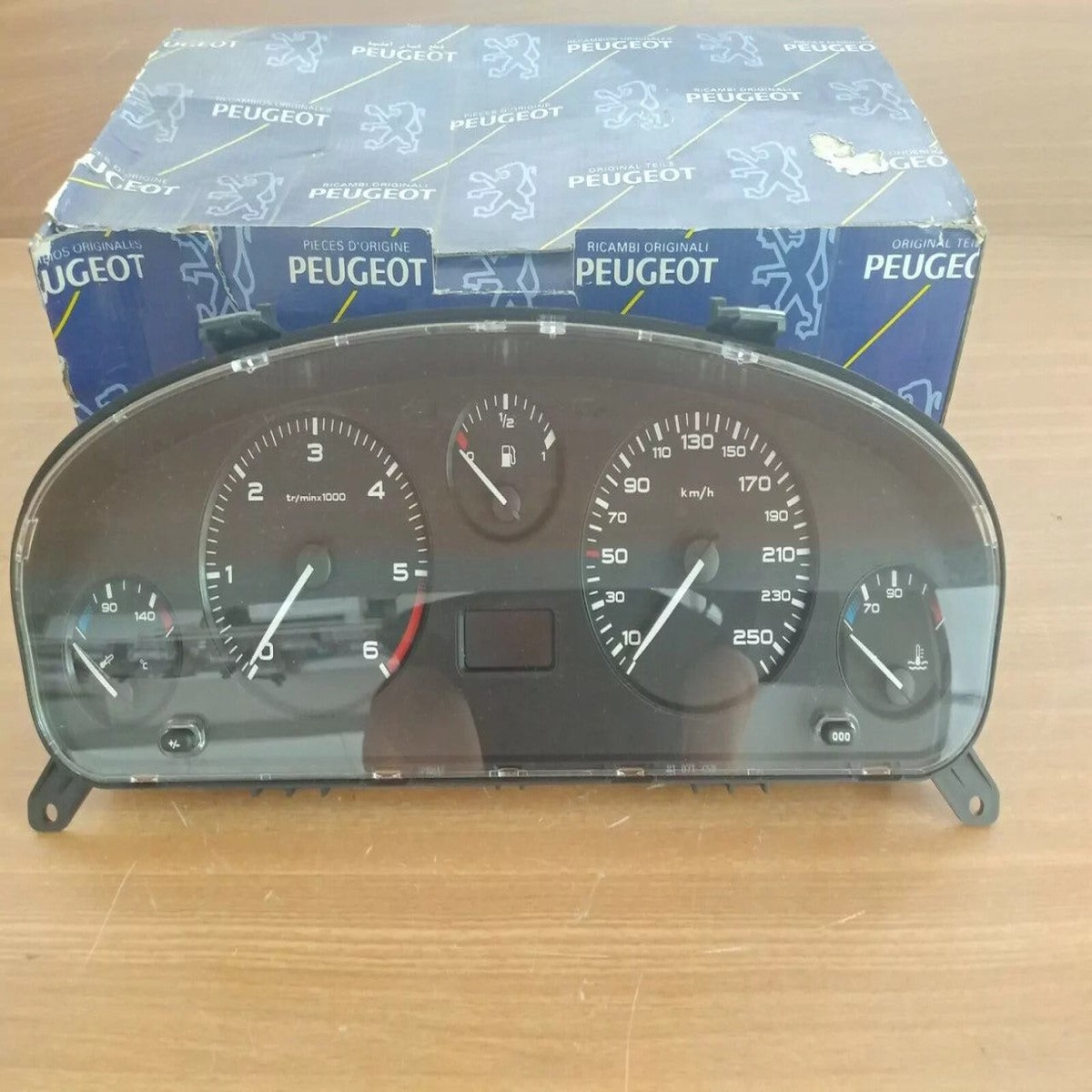 Instrument Cluster fits Peugeot 406 6104W8 Genuine