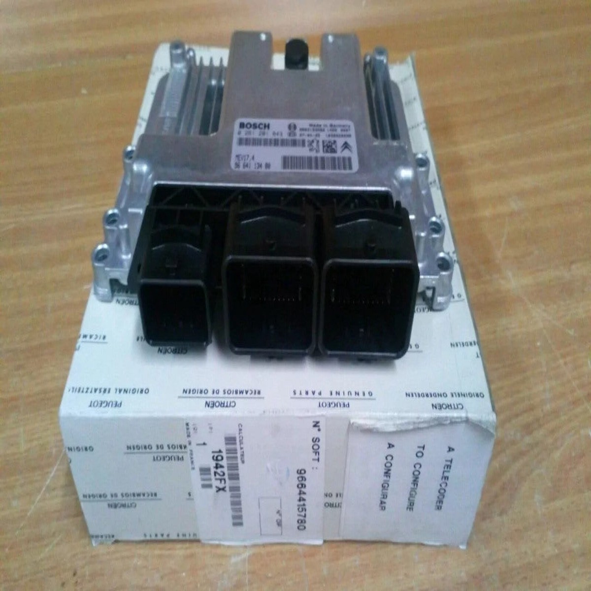 ECU fits Peugeot 207 308 Citroen C3 1942FX Genuine