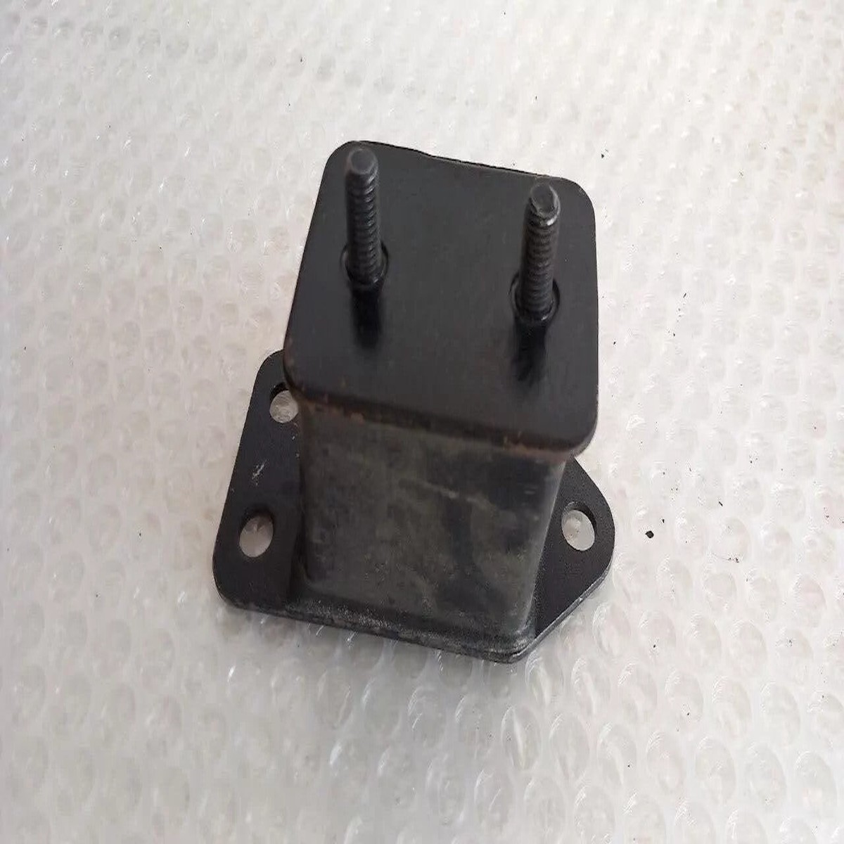 Front Engine Mount fits Nissan Datsun Pickup 520 521 11228-14801